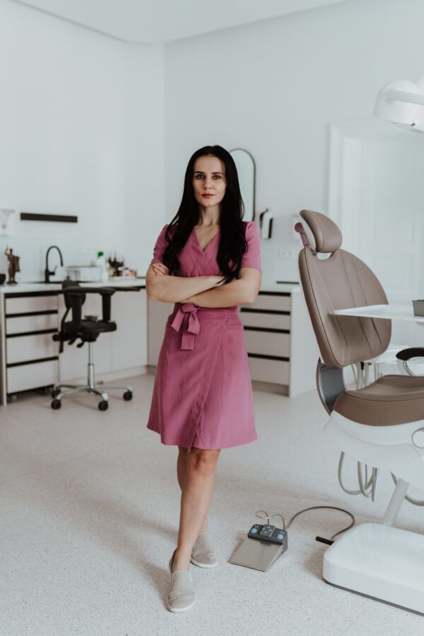 Damska sukienka medyczna Diana - Wood rose - obrazek 4